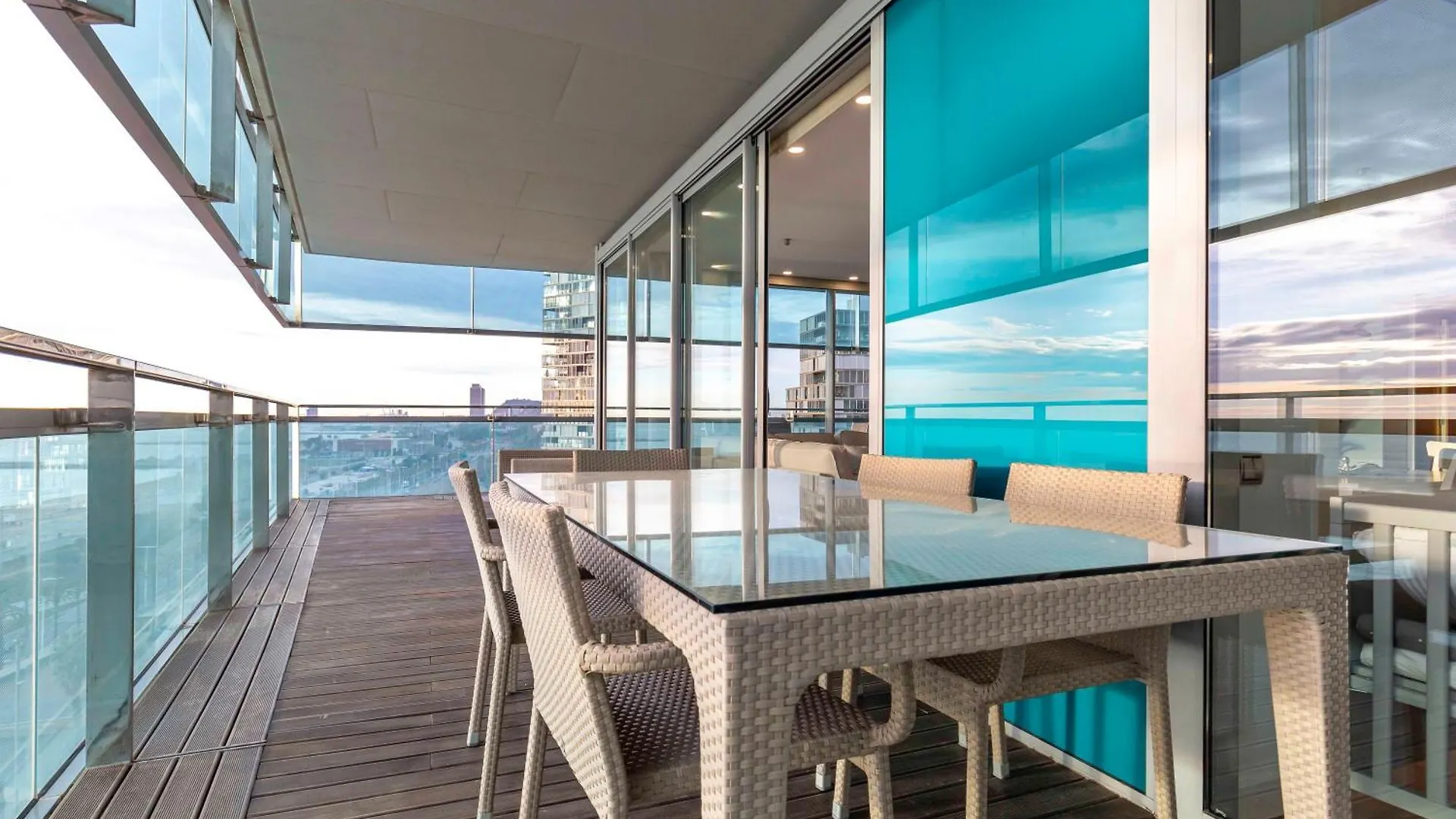Luxury Apartment With Sea View! Barcelona